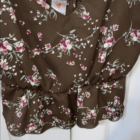 Olive green flowered shirt crop top - Picture 2 of 3
